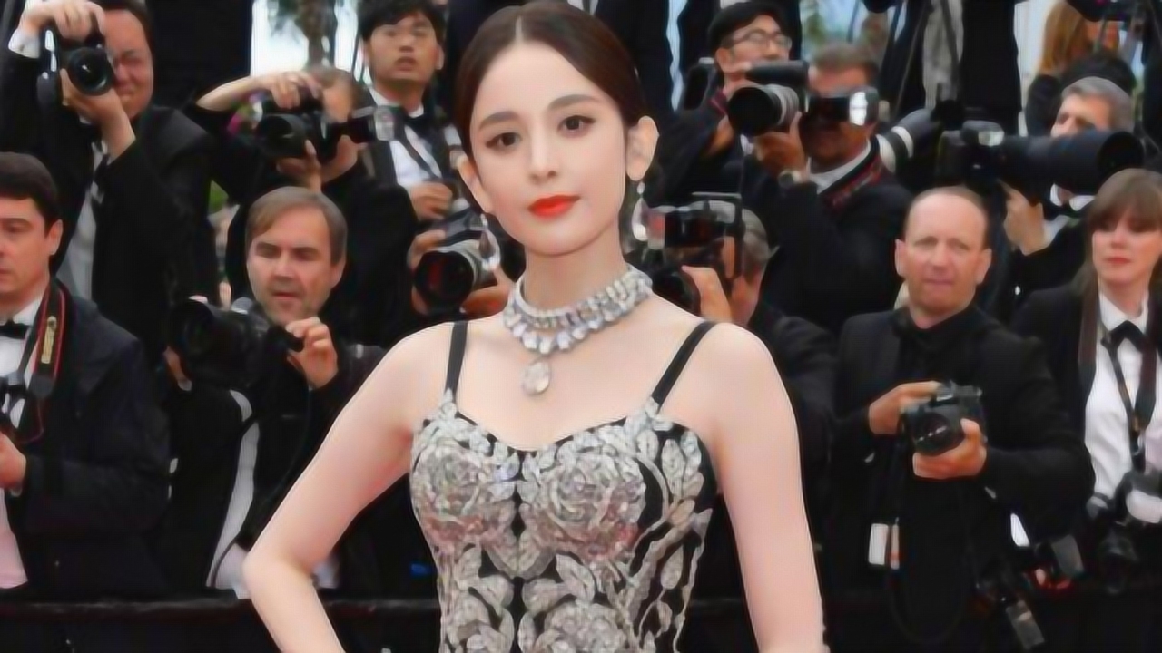 古力娜扎关晓彤互相嫌弃互翻白眼(不知道的还以为