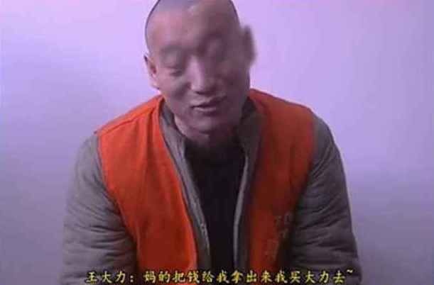 右手小拇指戴戒指 右手小拇指戴戒指